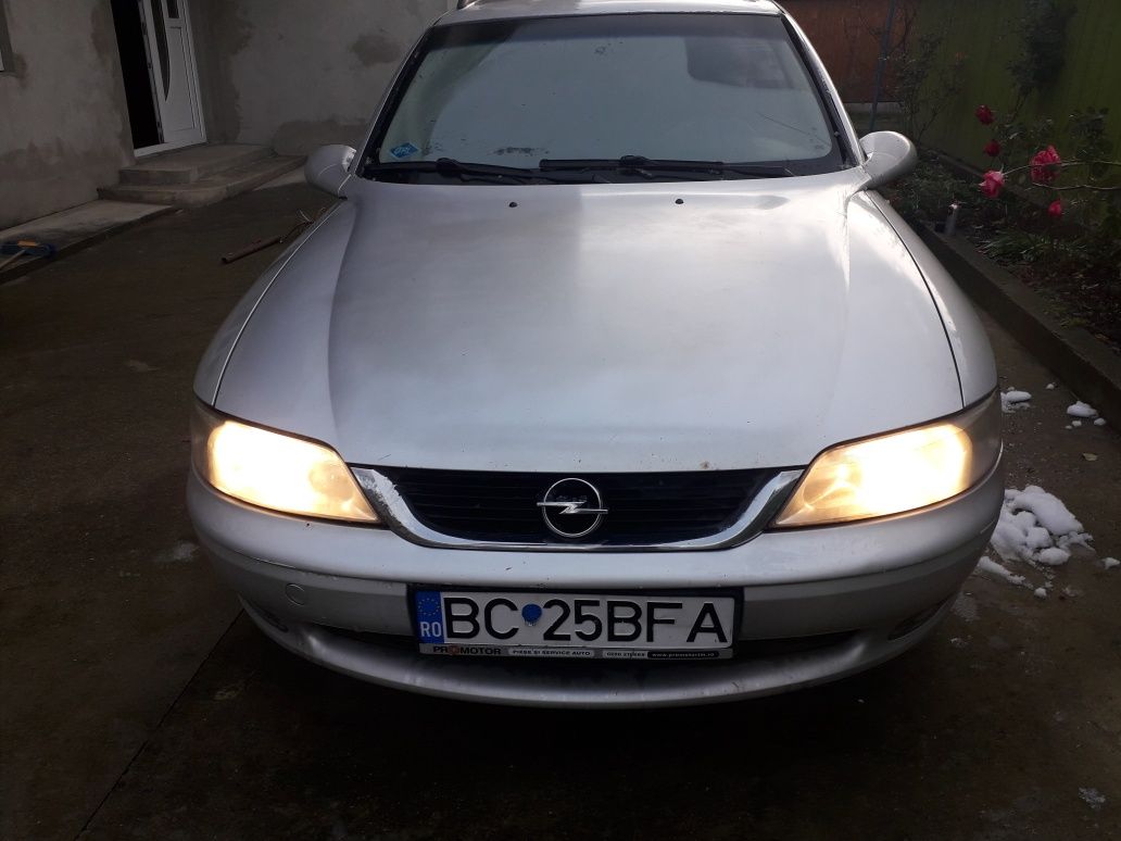 Vînd Opel Vectra B 1.8 benzină + instalație GPL / este automată 2001