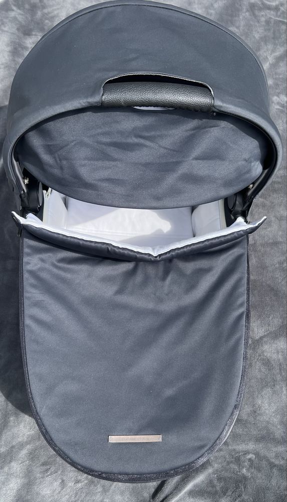 Кош за новородено Cybex Priam Lux Premium black
