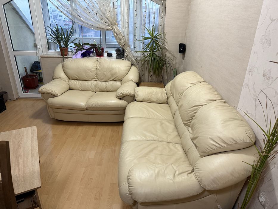 Диван от естествена кожа