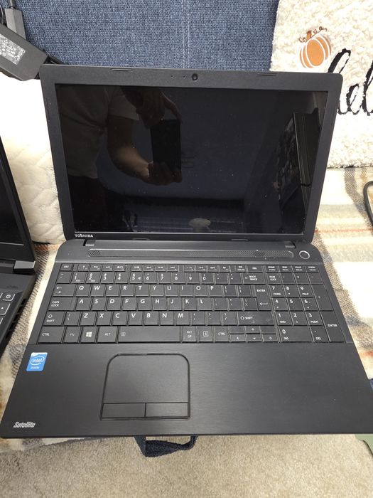 Procesor, rami, carcase, display laptop