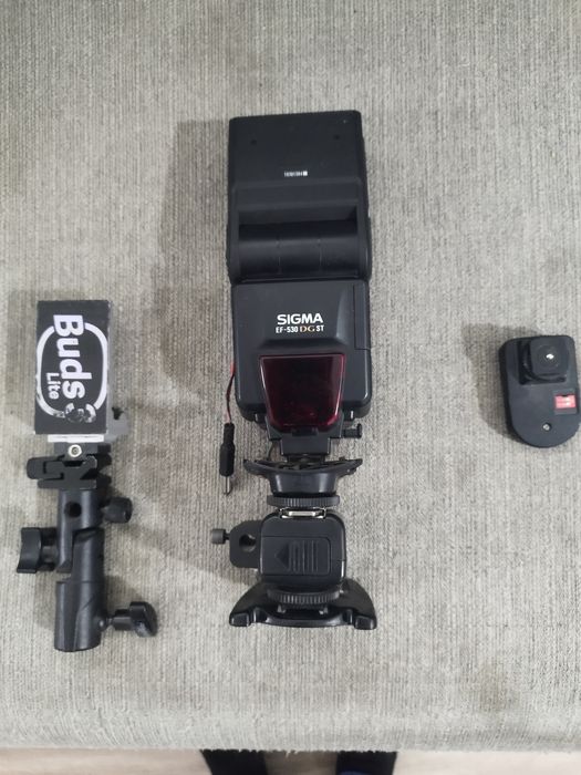 Продам фотоаспышку