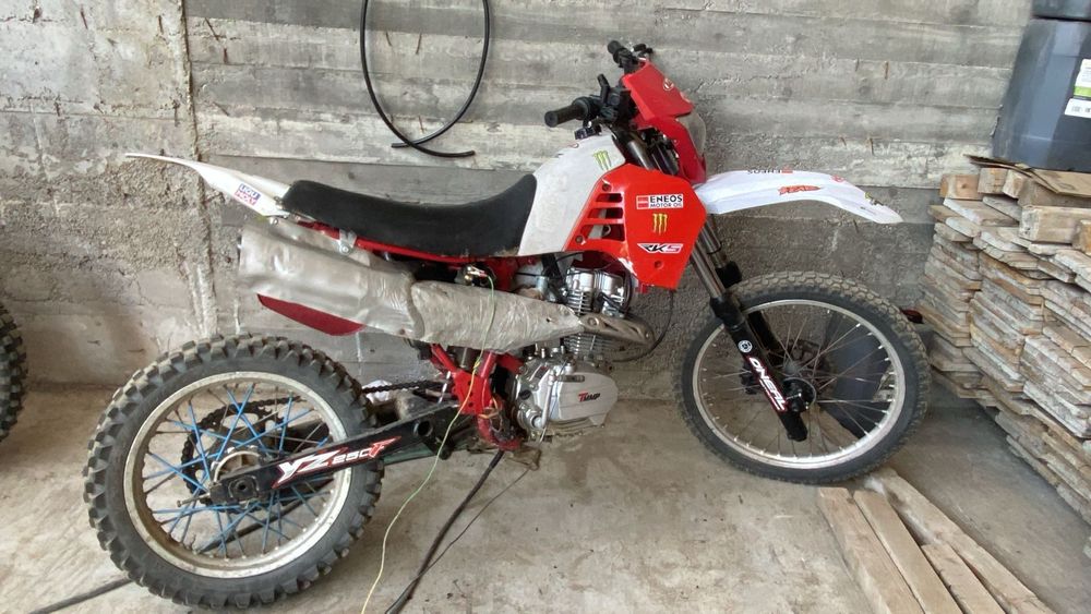 Vând cross (enduro) 250cc 4t