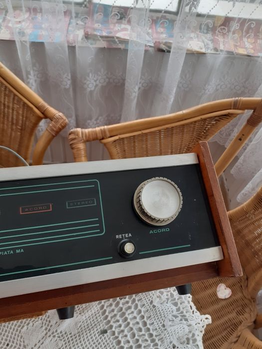Vând  aparat  radio  Bucur