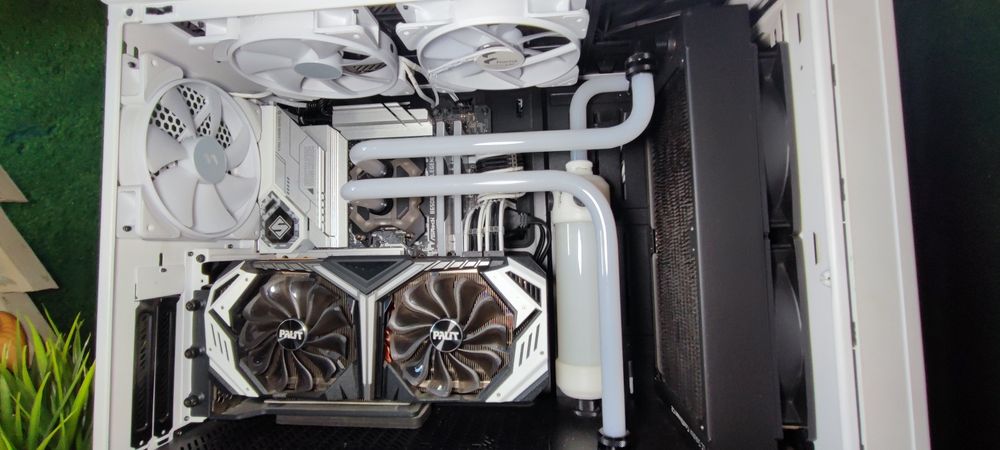 Геймърски Компютър AMD 7600x RTX 2080 RGB