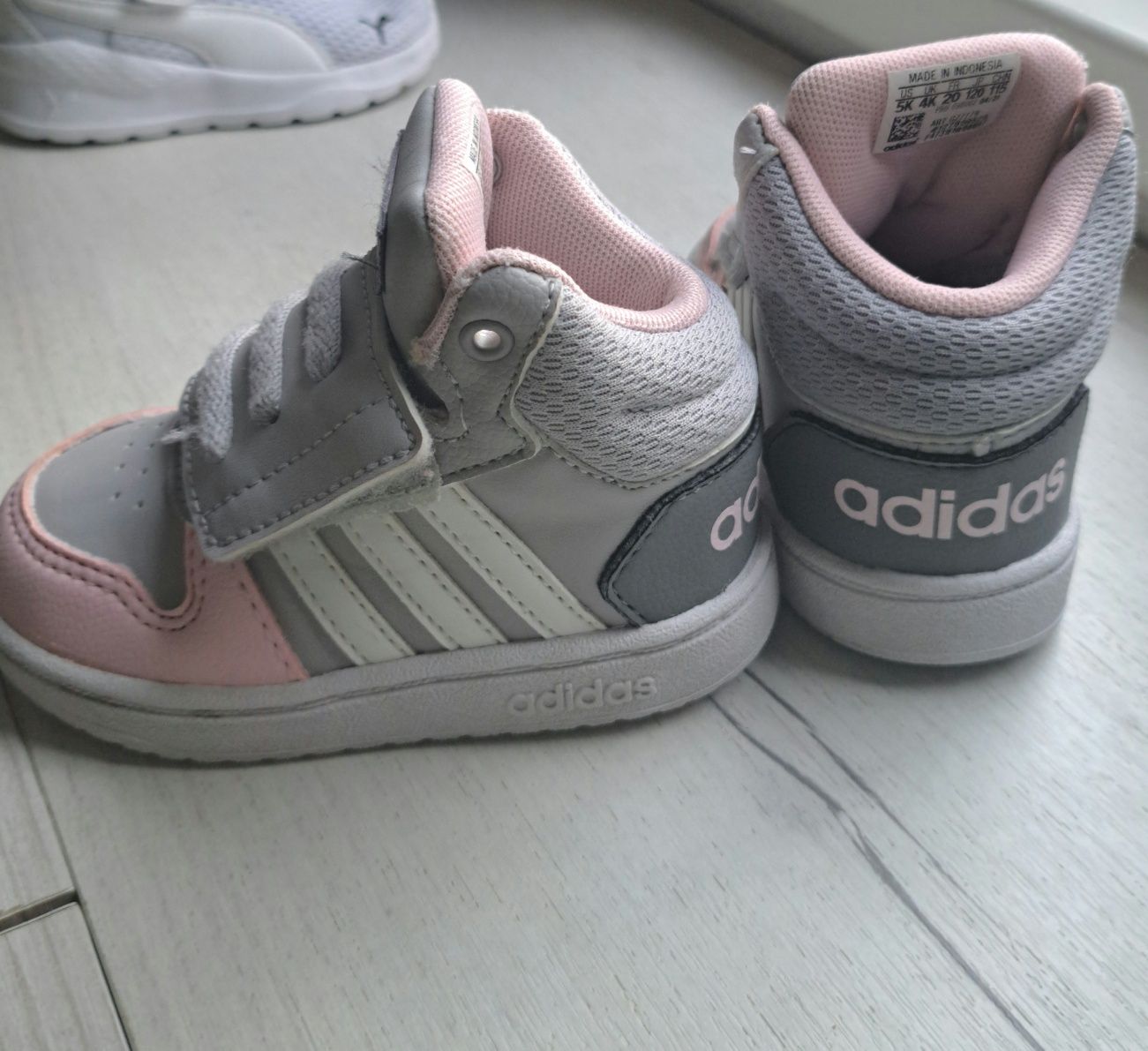 Кецове Adidas, момиче, 20 номер