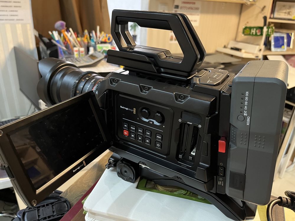 Camera Video Blackmagic URSA MINI 4K EF Schimb cu alta camera