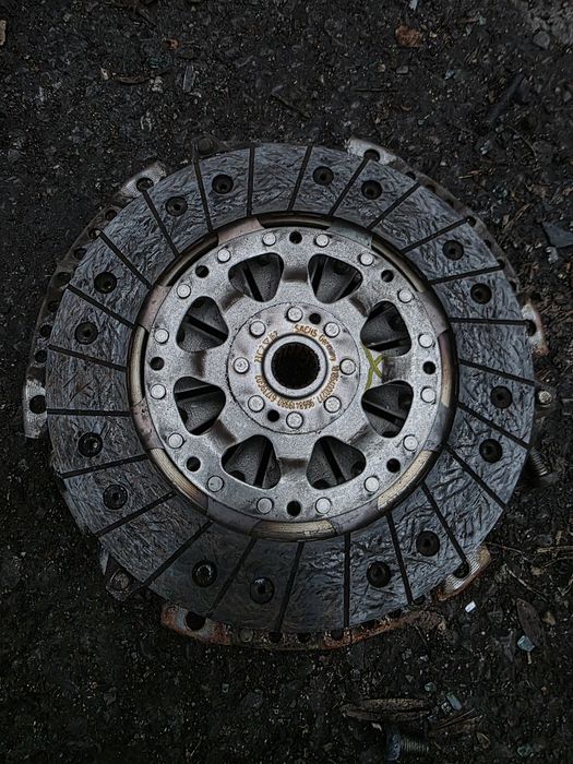 Демпферен маховик и съединител 1.6 Хди 109к.с Ситроен Пежо 1.6 Hdi