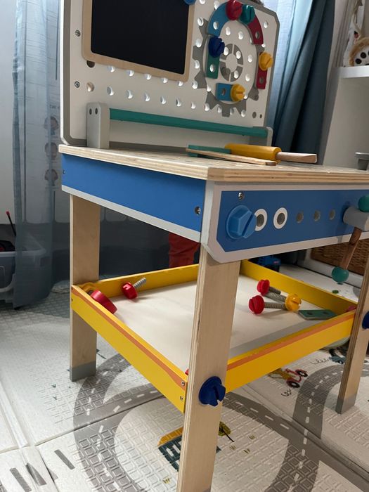 Дървена детска работна маса