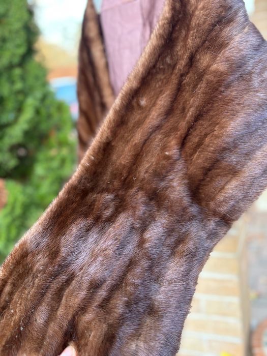 Vând capă din blana naturala de vizon