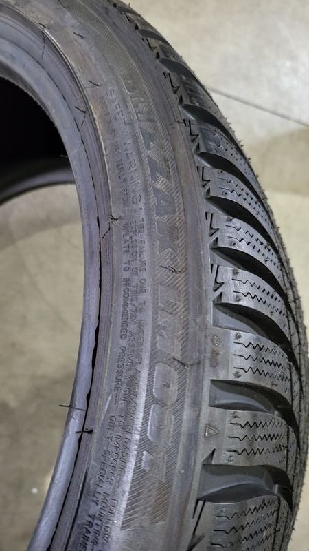 255/35/19 BRIDGESTONE 2бр