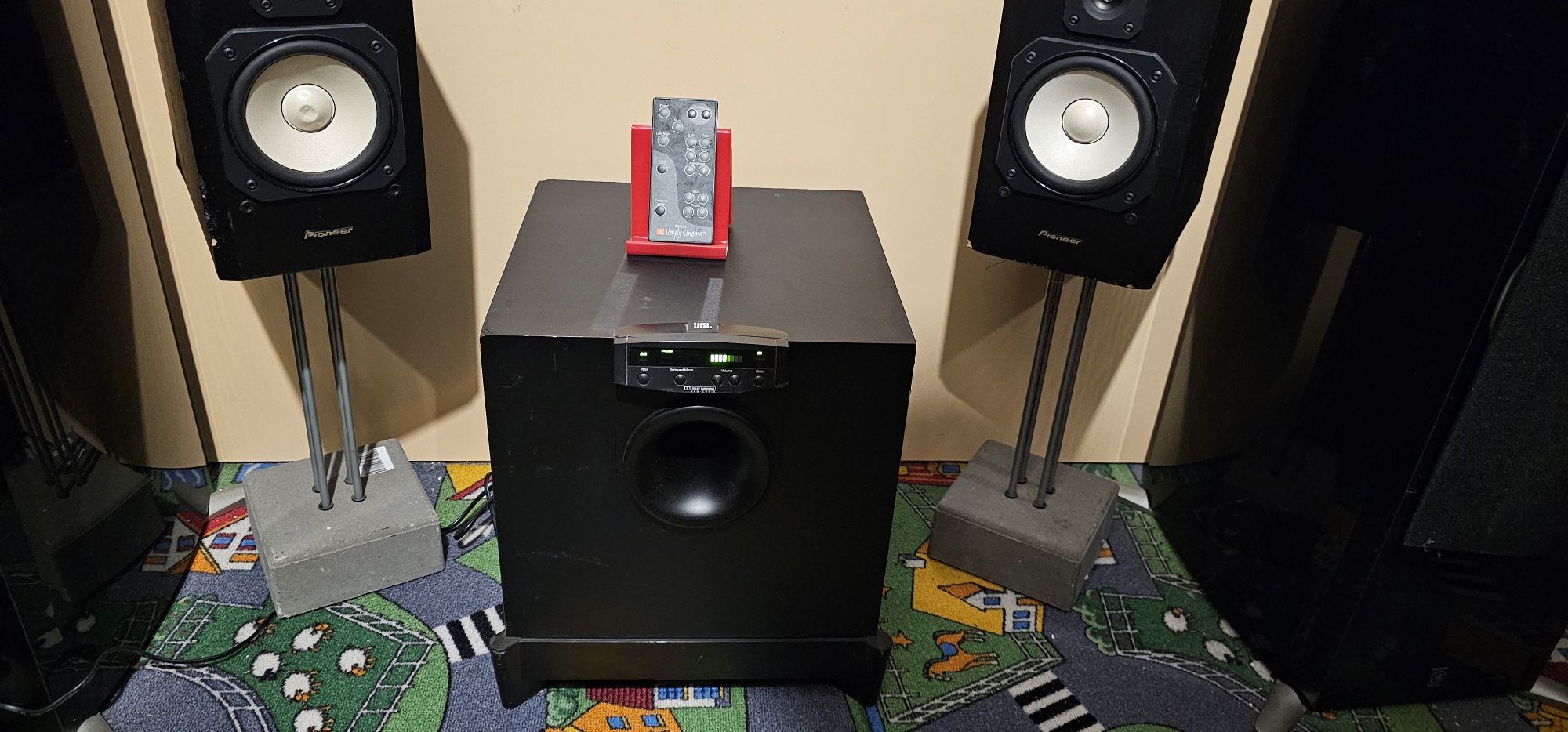Subwoofer activ JBL SUB 300