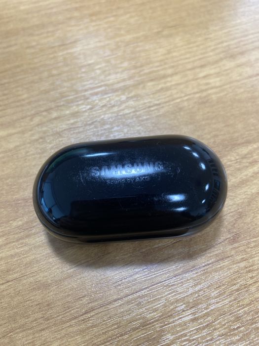 Кейс от Samsung buds+