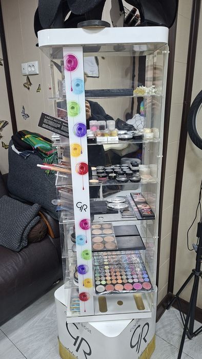 Продаётся стойка для косметике