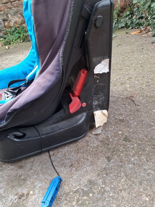 Продавам столче за кола от 2-6г