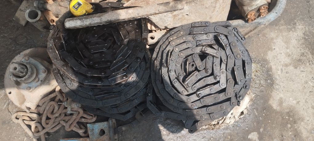 Xohlagan turdagi traktor zapchastlari bor