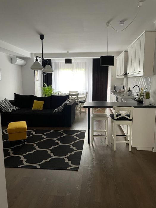 Apartament 3 camere de vânzare