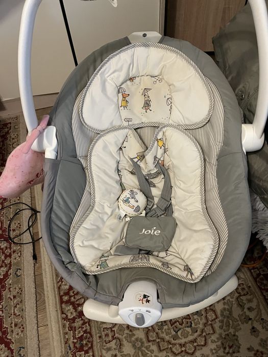 Balansoar Joie Sansa 2-în-1.