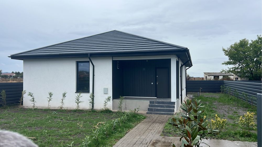 Vand casa noua la pret apartament !