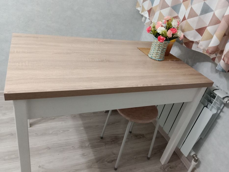 Кухонный стол в отличном состоянии