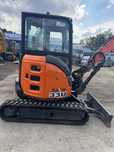 Vand miniexcavator HITACHI ZAXIS 33u