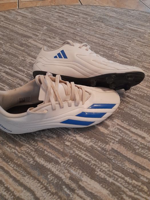 Adidasi adidas fotbal