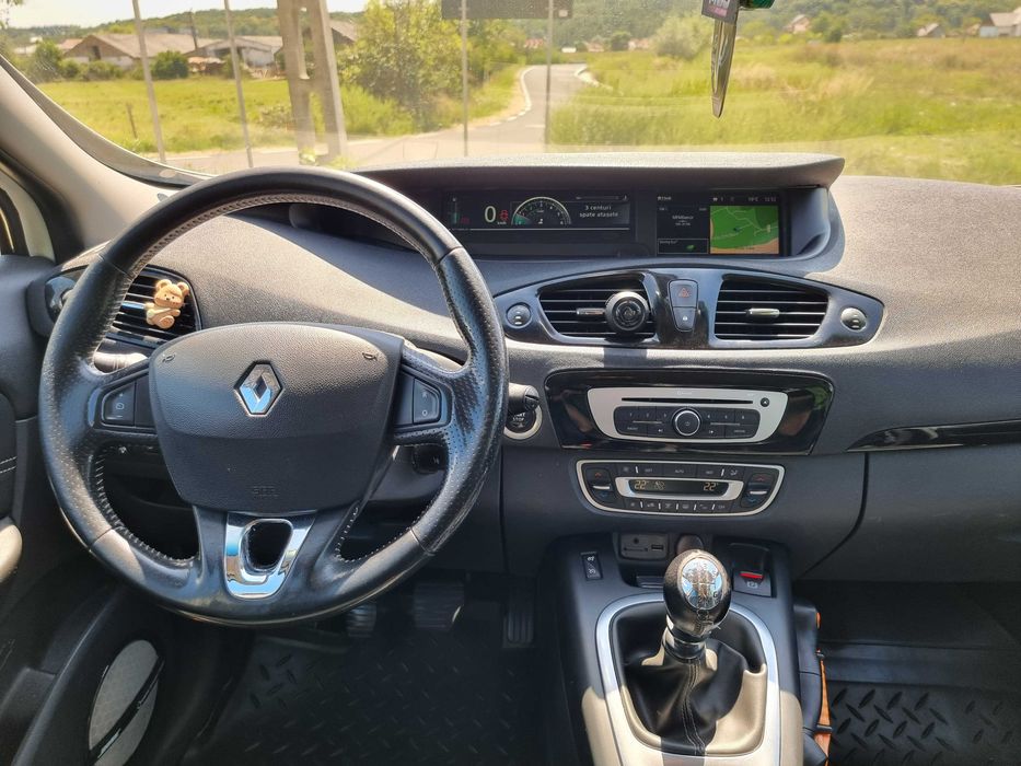 RENAULT SCENIC dci 130 Bose edition