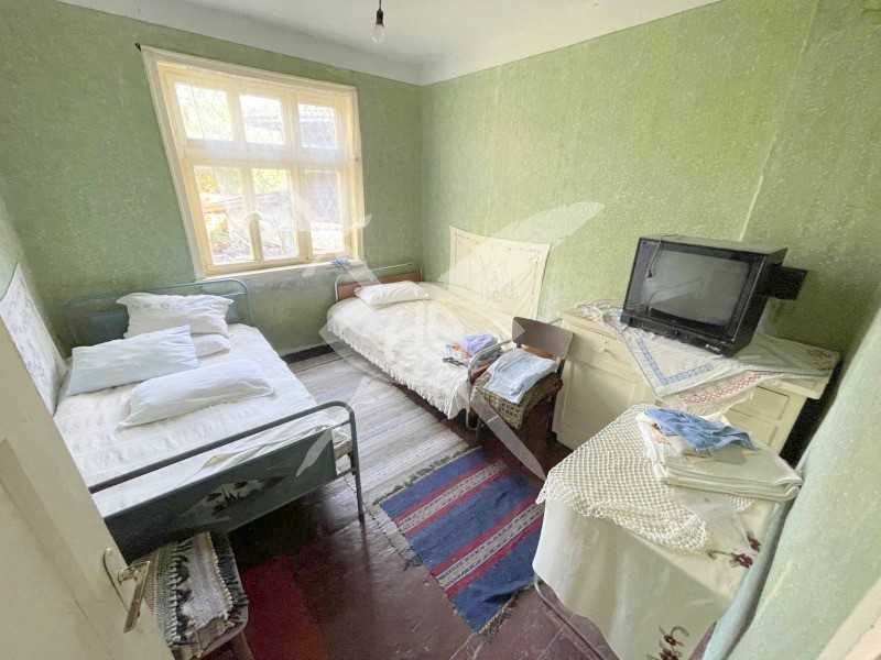 Двуетажна къща в село Бръшлян 38149
