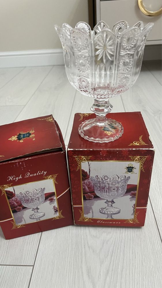 Продам вазу конфетницу