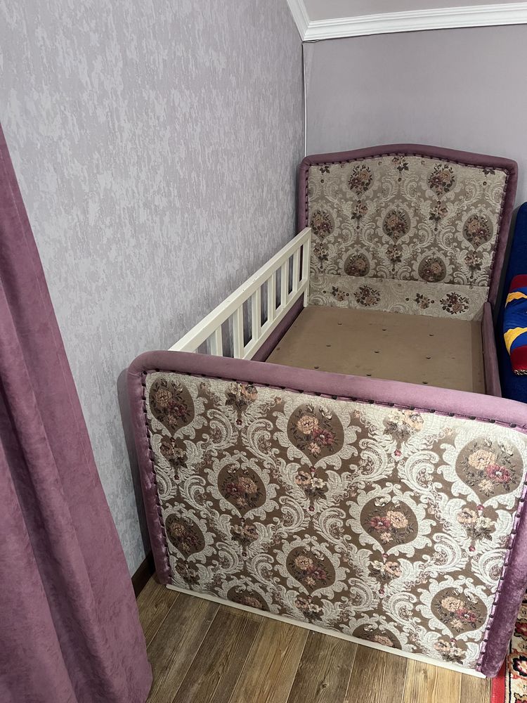 Продам детский кровать для девочек