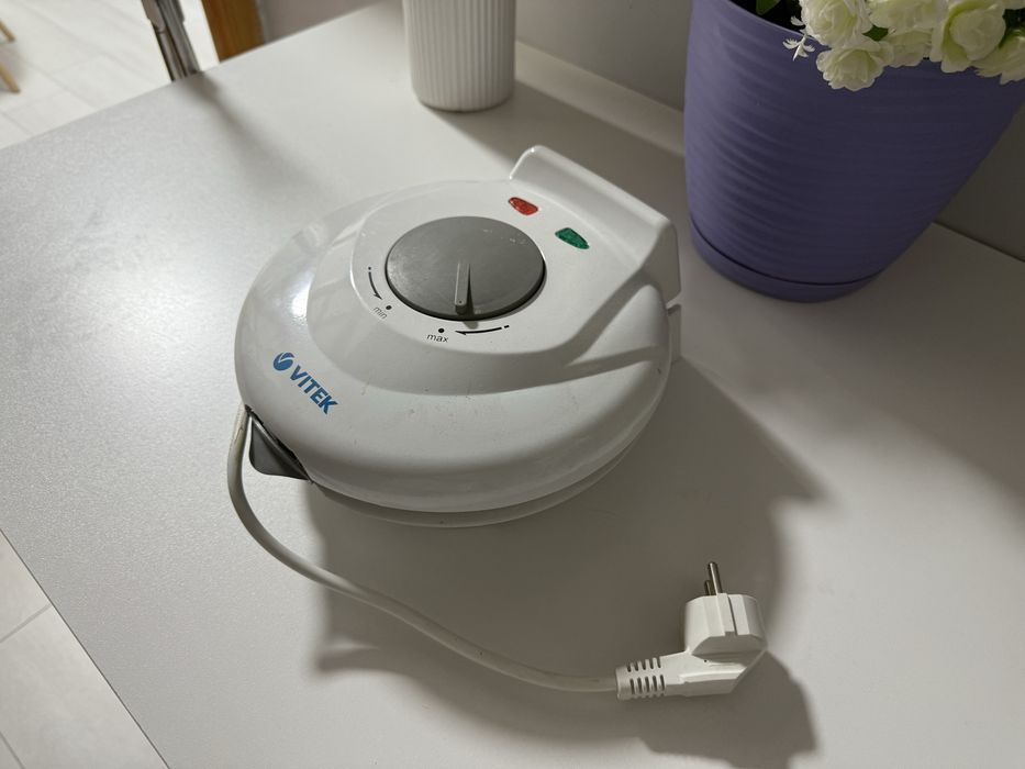 Вафельница vitek