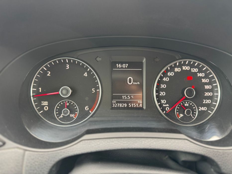 Vând Volkswagen Sharan 7N ,  5 locuri , fabr. 2011 , 2.0