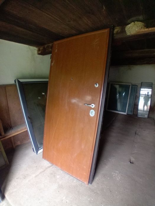 Ușa intrare apartament