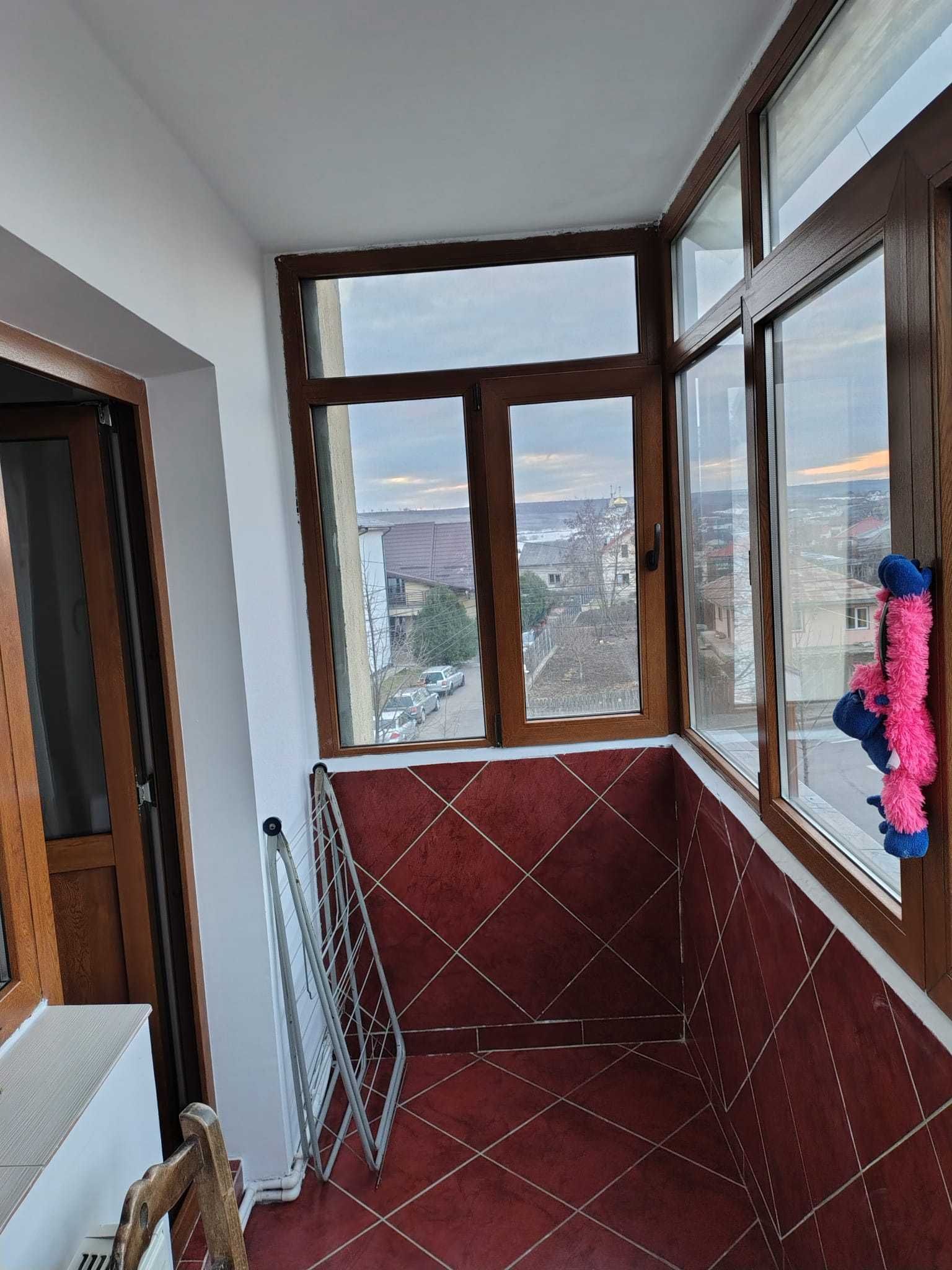 Vând apartament 3 camere+mansardă