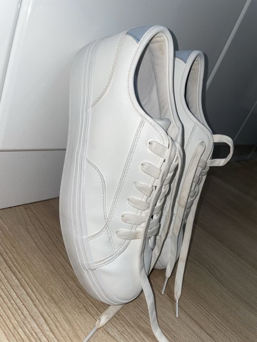 Дамски бели спортно/елегантни маратонки