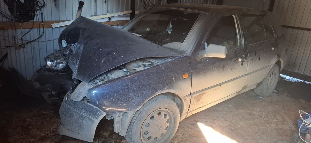 Продам гольф 3 1.6