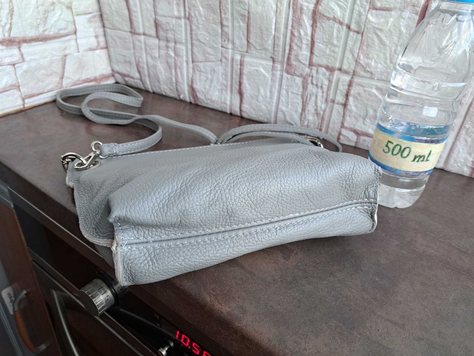 дамска малка чанта,Нова,сива-естествена кожа