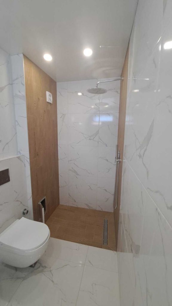 Продава се Четиристаен апартамент в Варна, Център - 90 кв.м за 5556 €/кв.м - Снимка #16