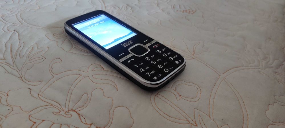 Telefon mobil seniori iHunt i10, Dual SIM, 256MB, USB Type-C, 4G