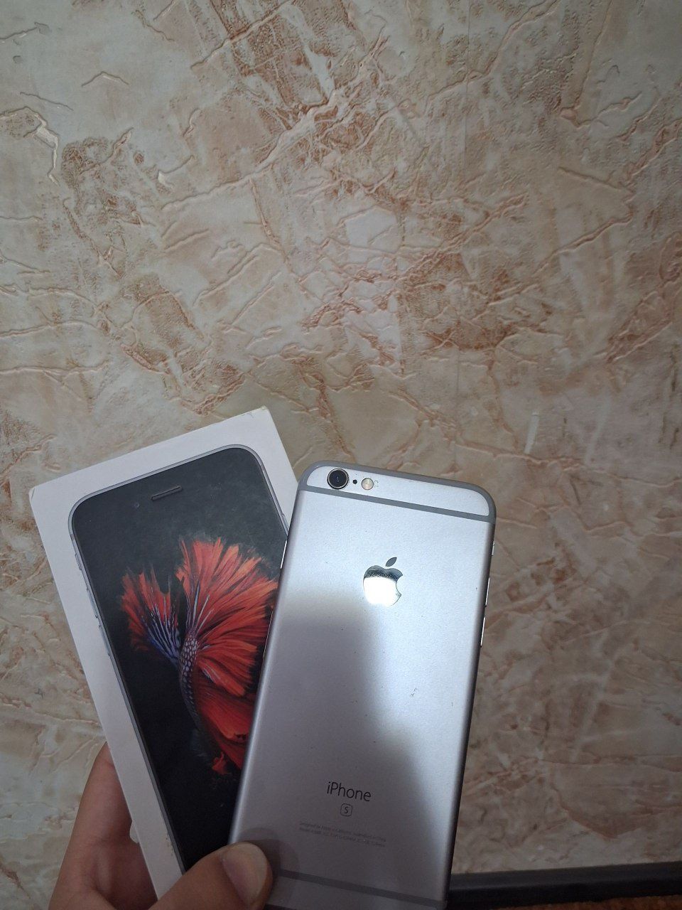 Iphone 6 s 64gb joyi srochniy sotiladi