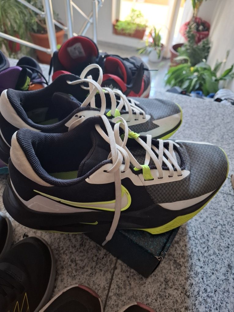 Маратонки Nike Precision 6