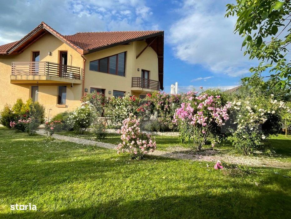 Casa individuala de vanzare, 250 mp utili, teren 1200 mp, zona Unirea