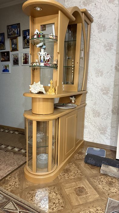 Продам перегородку шкаф трюмо