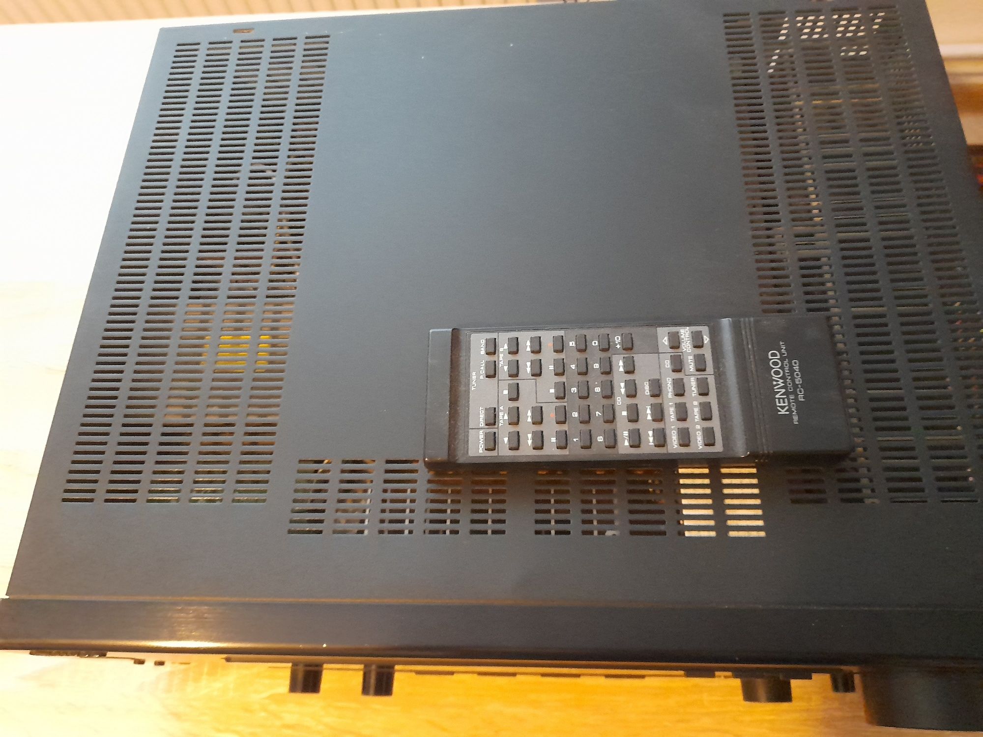 Kenwood 2x100wati cu telecomandă