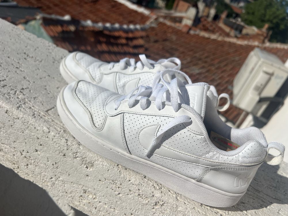 Nike Court Borough 44.5