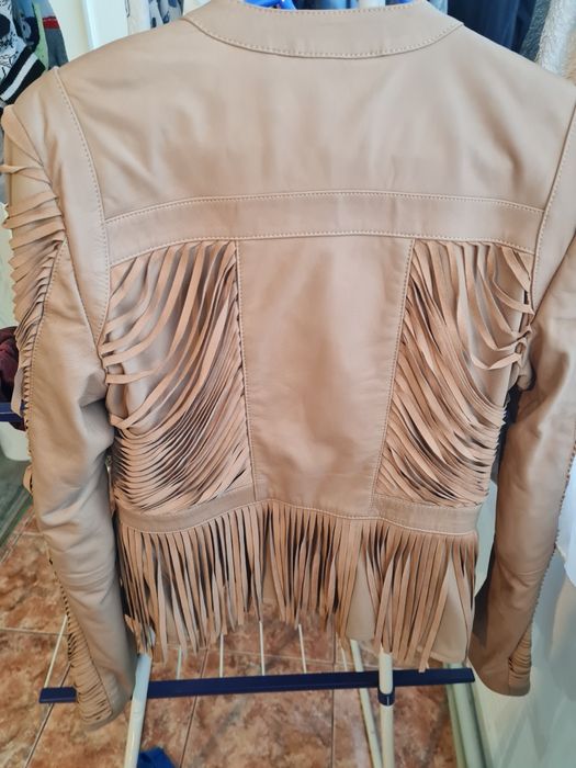 Vând geaca guess by Marciano