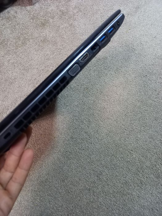 Asus Amd Fx7500,Ram 16gb ,ssd 256,video 2gb,baterie 3 ore