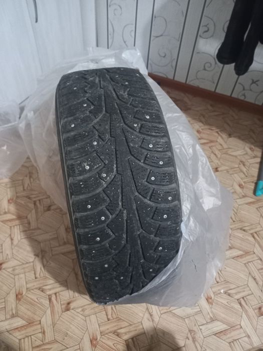 Продам Шины R-16 шипы.