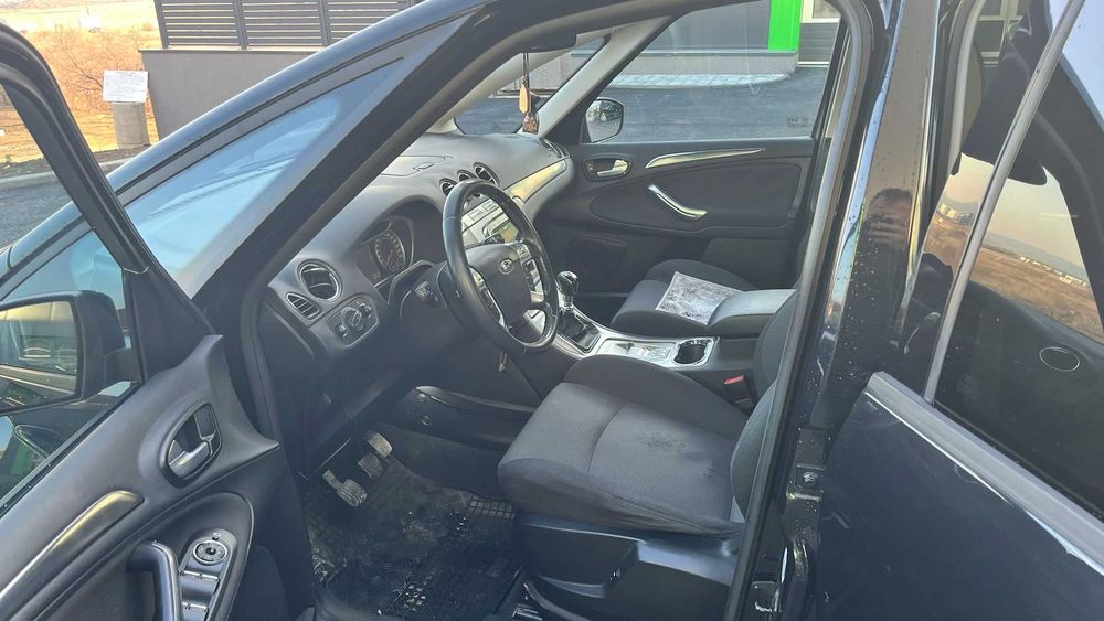 Se vinde FORD SMAX