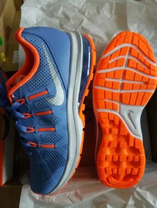 Nike Air Max нови оригинални маратонки - размер 36,5/ 37