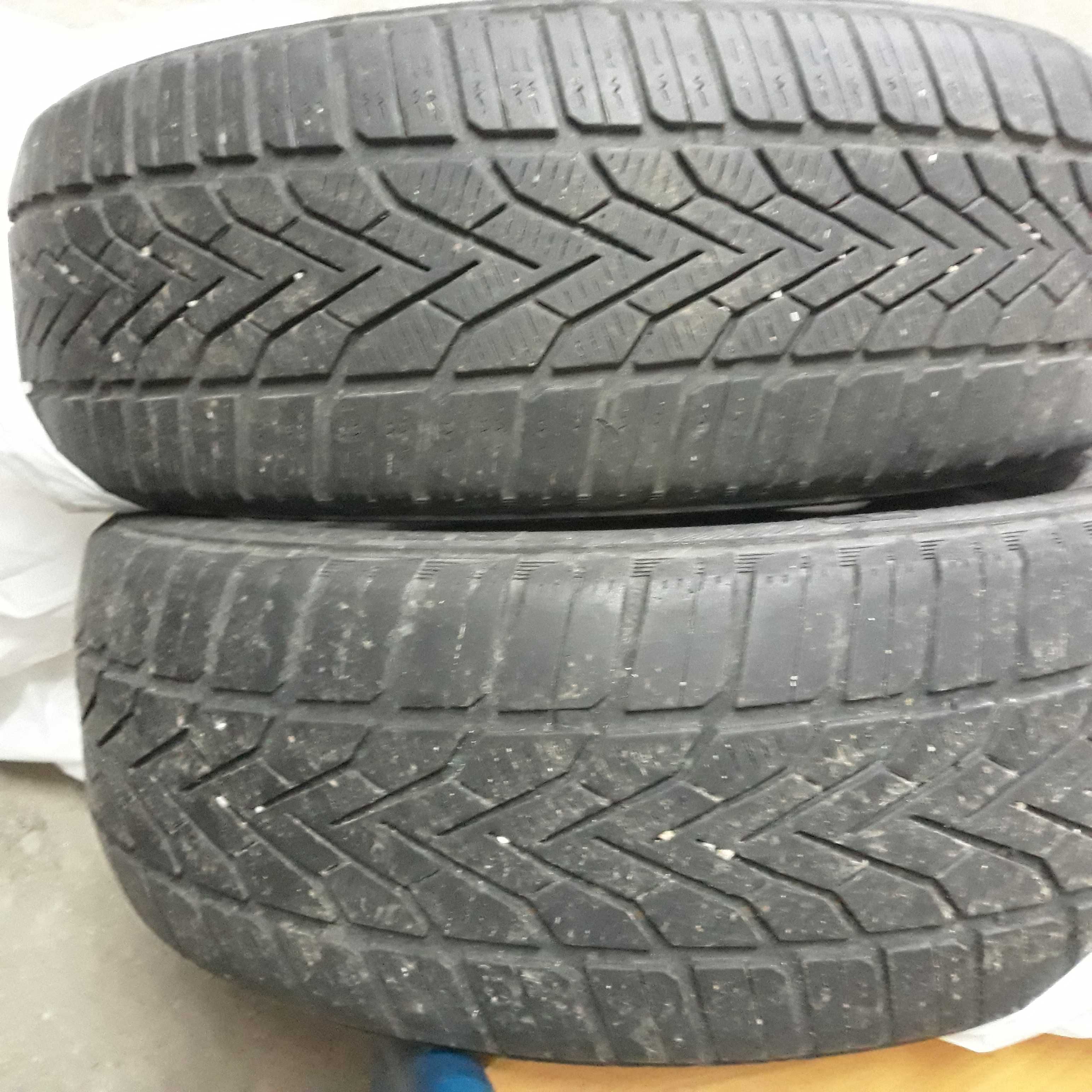 Продавам 2 бр.зимни гуми " Семперит"  195/ 55 R 16 използвани